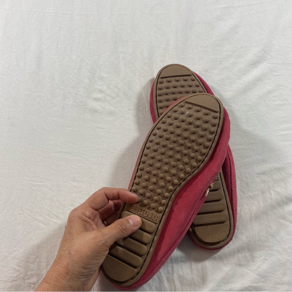 Pink Minnetonka Moccasins Leather Suede Women 8.5 Beaded Stitching Slip on - Picture 3 of 4